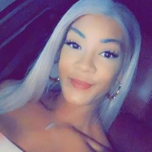 Meet your Posher, Alecia